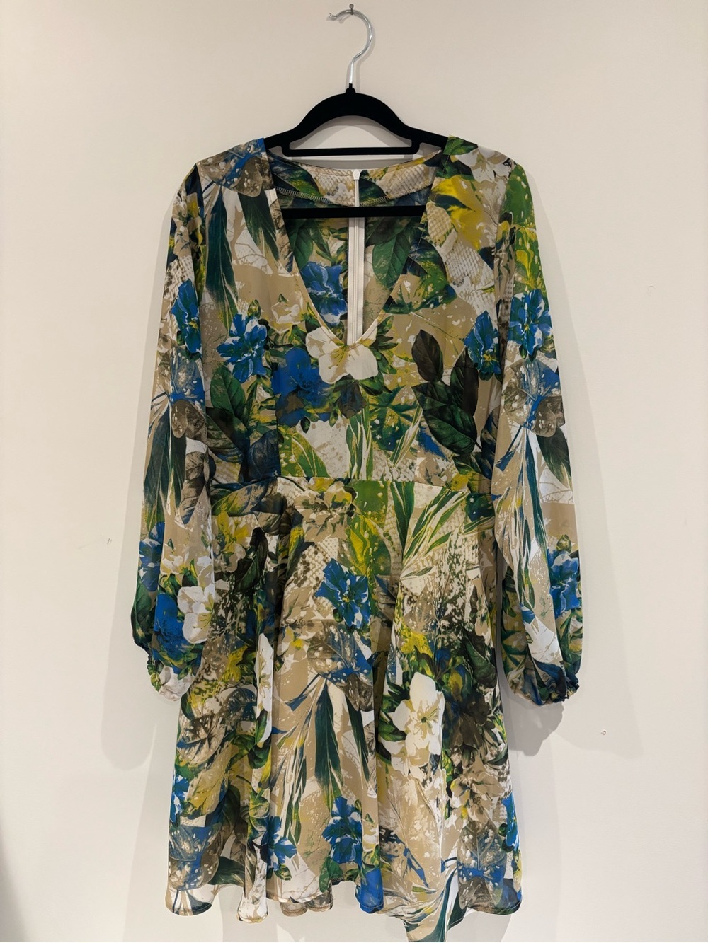 Floral Long Sleeve V-Neck Dress in Blue & Green